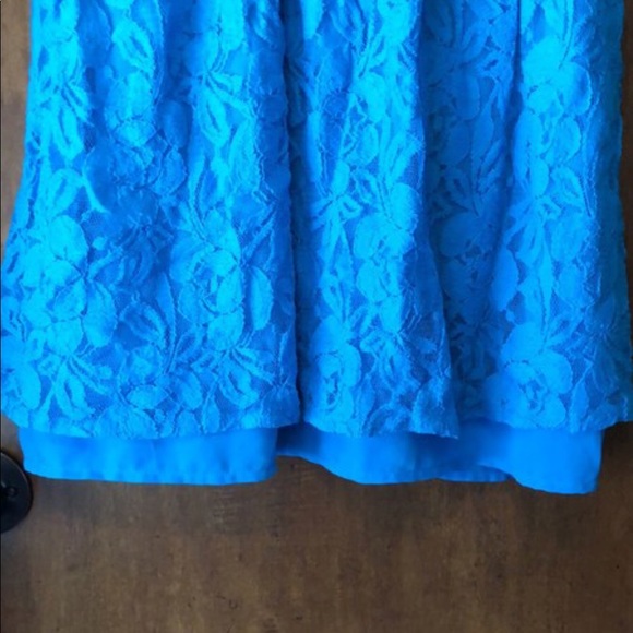 Lace dress! - Picture 5 of 5